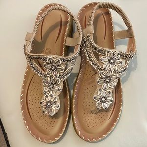 Tan beige crystal beaded sparkly sandals stretchy ankle strap cute summer 9 9.5